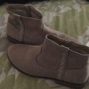 Young girls boots gently worn.